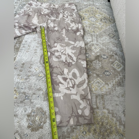 Anthropologie Floral Print Charlie Trousers. Size 30 - Picture 11 of 12